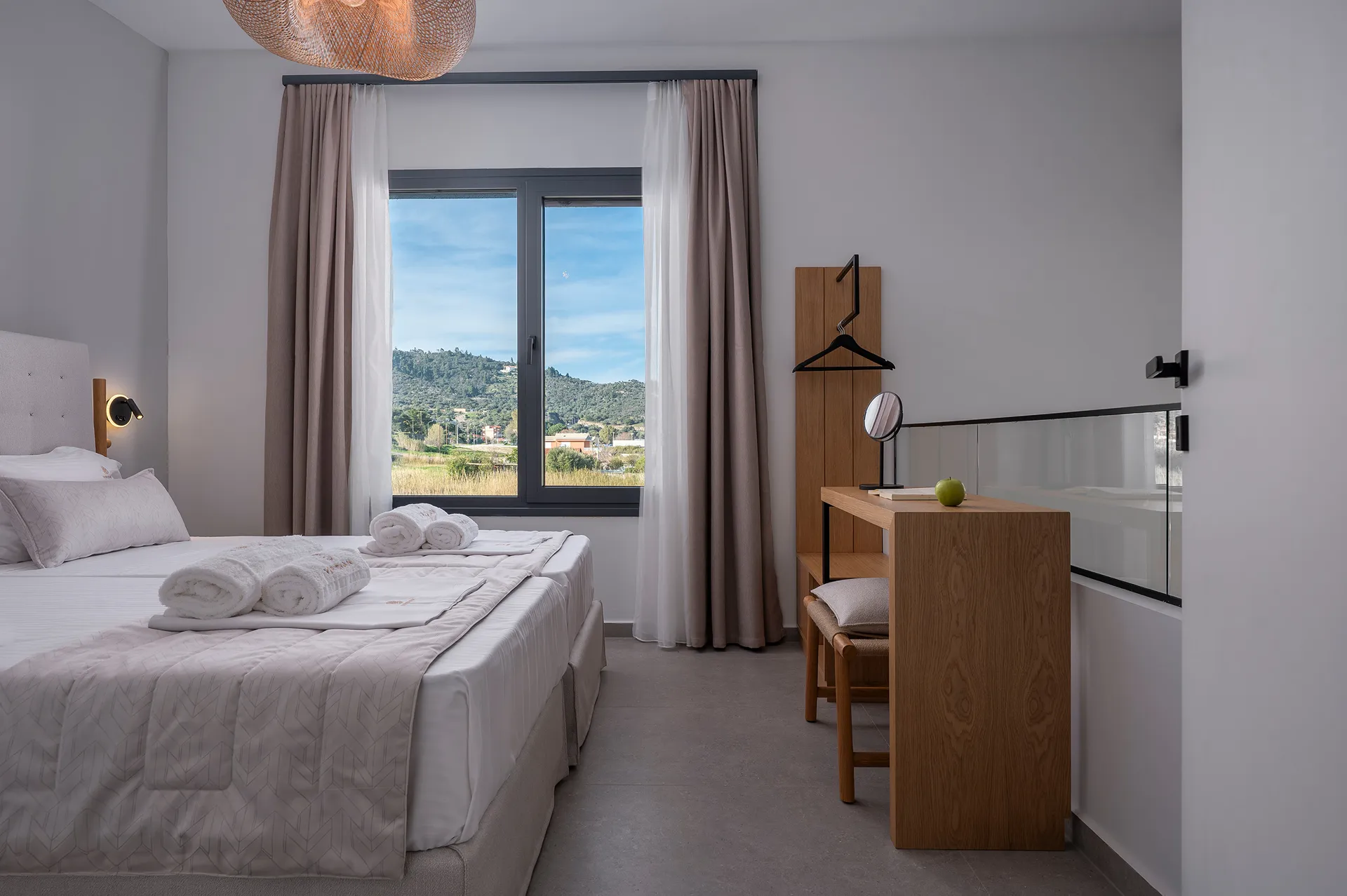 Tiara Holidays - Viridian Executive Villas - Prestige 3-Bedroom Villa with Private Pool - spavaća soba 2